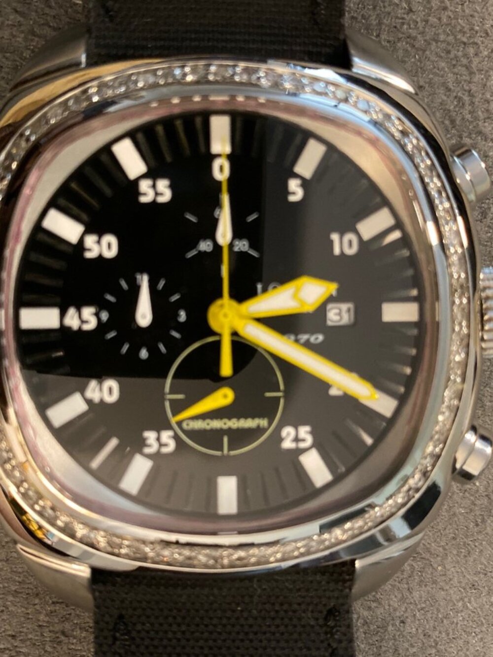VINTAGE LOCMAN 1970 DIAMOND BEZEL BLACK CHRONOGRAPH WATCH - Picture 2 of 16